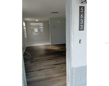 5633 Golden Nugget Drive - Photo Thumbnail 2