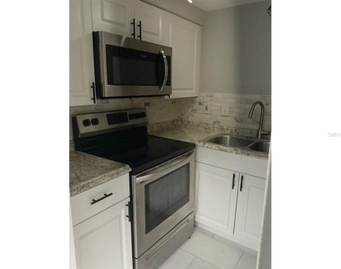 5633 Golden Nugget Drive - Photo Thumbnail 8