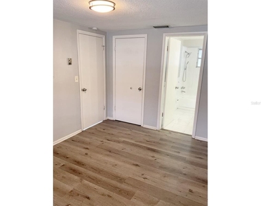 5633 Golden Nugget Drive - Photo Thumbnail 10