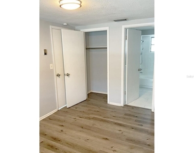 5633 Golden Nugget Drive - Photo Thumbnail 12