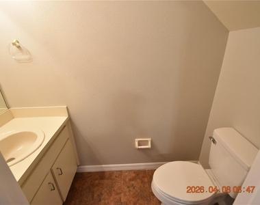 2701 Penzance Street - Photo Thumbnail 10