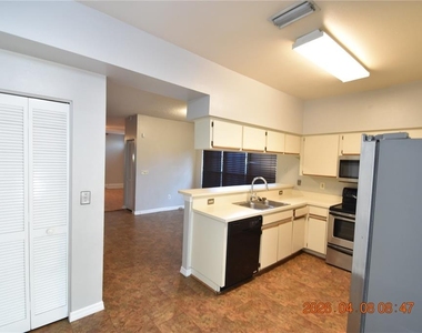 2701 Penzance Street - Photo Thumbnail 13