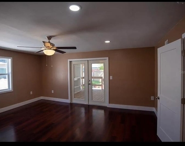 1329 34th Avenue N - Photo Thumbnail 10