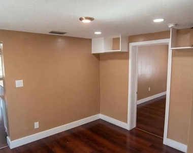 1329 34th Avenue N - Photo Thumbnail 4