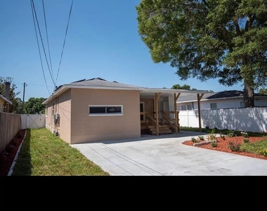 1329 34th Avenue N - Photo Thumbnail 12