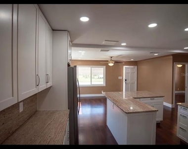 1329 34th Avenue N - Photo Thumbnail 3