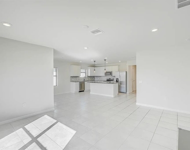 10820 Marlberry Way - Photo Thumbnail 8