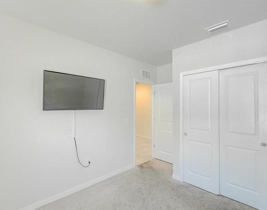 10820 Marlberry Way - Photo Thumbnail 15
