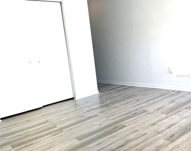 13608 S Village Drive - Photo Thumbnail 12