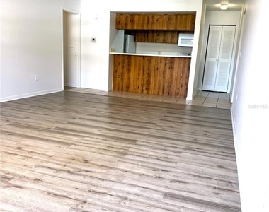 13608 S Village Drive - Photo Thumbnail 4