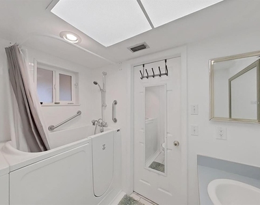215 Valencia Boulevard - Photo Thumbnail 5