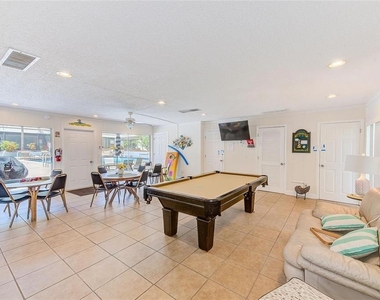 215 Valencia Boulevard - Photo Thumbnail 11