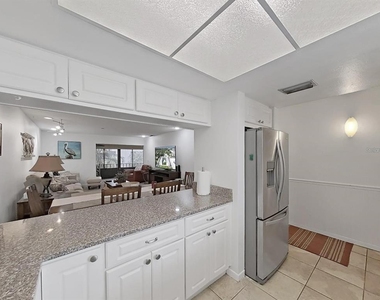 215 Valencia Boulevard - Photo Thumbnail 3