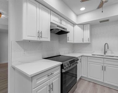 1451 Gulf Boulevard - Photo Thumbnail 7