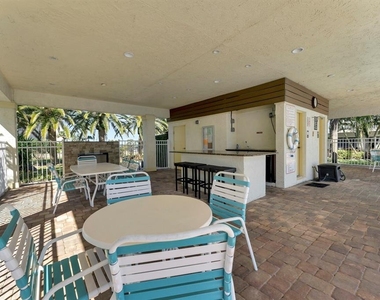 1451 Gulf Boulevard - Photo Thumbnail 17