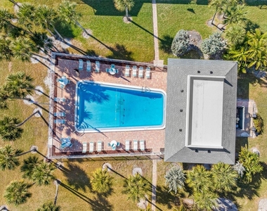 1451 Gulf Boulevard - Photo Thumbnail 15