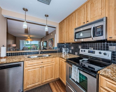 6295 Bahia Del Mar Circle - Photo Thumbnail 3