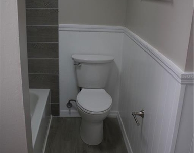 709 Russell Lane - Photo Thumbnail 23