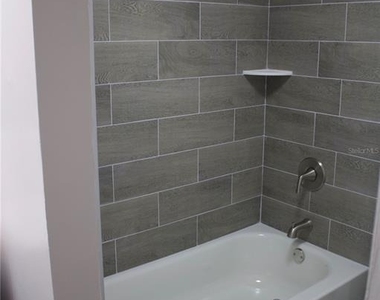 709 Russell Lane - Photo Thumbnail 24