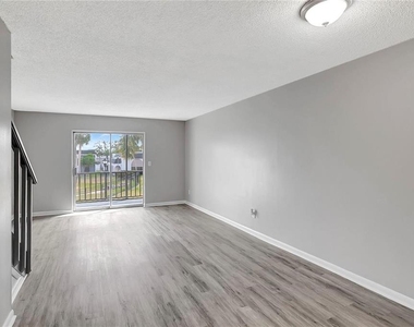 709 Russell Lane - Photo Thumbnail 20