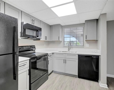 709 Russell Lane - Photo Thumbnail 26