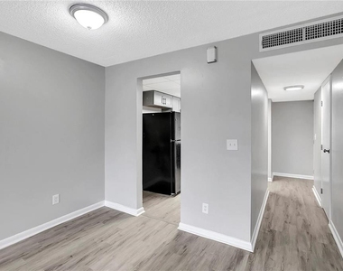 709 Russell Lane - Photo Thumbnail 21