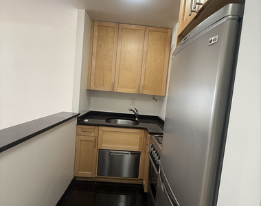 236 East 36th Street - Photo Thumbnail 7
