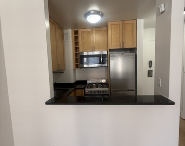 236 East 36th Street - Photo Thumbnail 6
