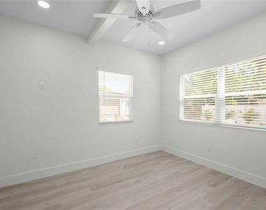 2203 N Boulevard - Photo Thumbnail 37
