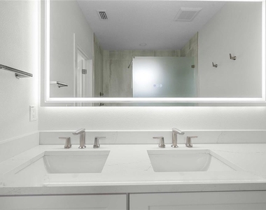 2203 N Boulevard - Photo Thumbnail 35