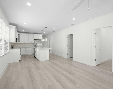 2203 N Boulevard - Photo Thumbnail 22