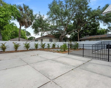 2203 N Boulevard - Photo Thumbnail 6