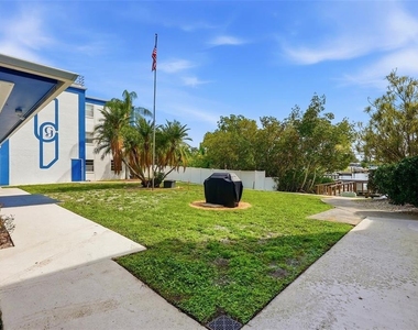 350 79th Avenue N - Photo Thumbnail 22