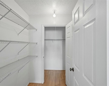 350 79th Avenue N - Photo Thumbnail 14