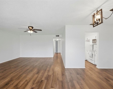 350 79th Avenue N - Photo Thumbnail 2