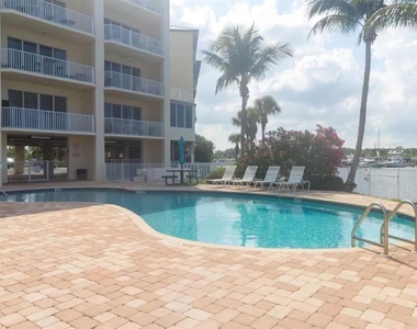 8800 Bay Pines Boulevard - Photo Thumbnail 20