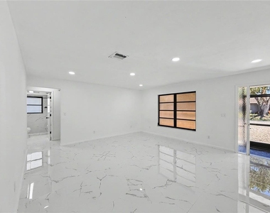 2101 Hibiscus Road - Photo Thumbnail 1