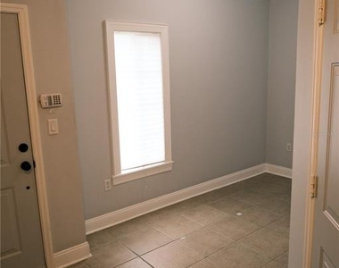 5238 W Kennedy Boulevard - Photo Thumbnail 4