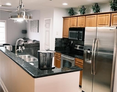 5238 W Kennedy Boulevard - Photo Thumbnail 6