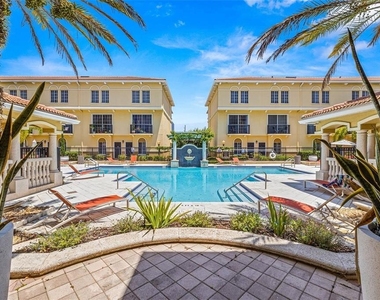 5238 W Kennedy Boulevard - Photo Thumbnail 3