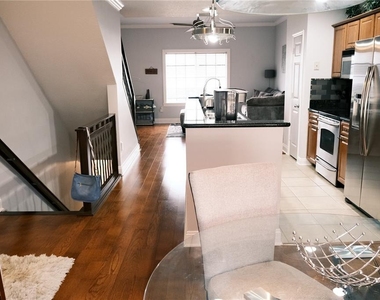 5238 W Kennedy Boulevard - Photo Thumbnail 8