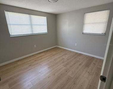 7808 Talisman Drive - Photo Thumbnail 6