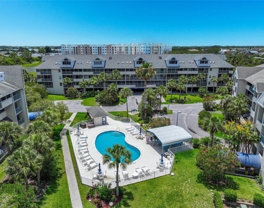 5557 Sea Forest Drive - Photo Thumbnail 34