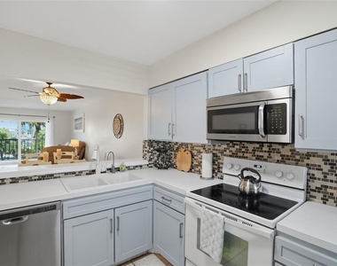 5557 Sea Forest Drive - Photo Thumbnail 2
