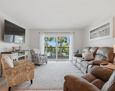 5557 Sea Forest Drive - Photo Thumbnail 13