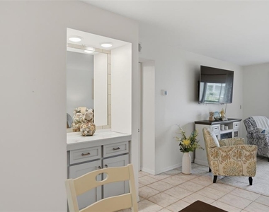 5557 Sea Forest Drive - Photo Thumbnail 17