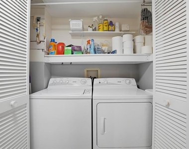 5557 Sea Forest Drive - Photo Thumbnail 8