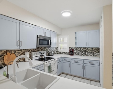 5557 Sea Forest Drive - Photo Thumbnail 21