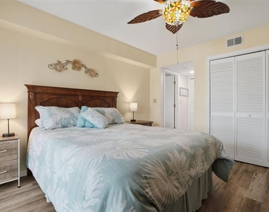 5557 Sea Forest Drive - Photo Thumbnail 10