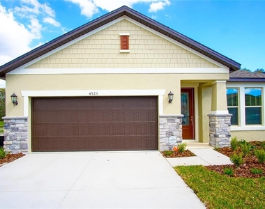 4923 Rolling Green Drive - Photo Thumbnail 1